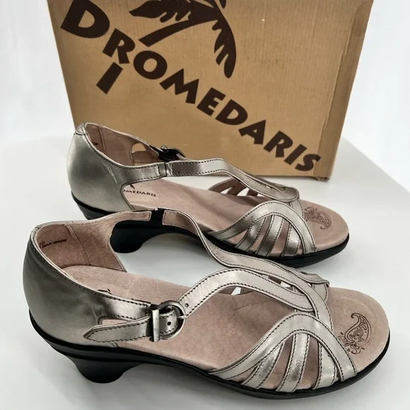 DROMEDARIS - Women's Adjustable Strap Sandal in Pewter. - Picture 5 of 8